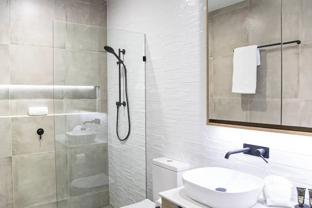 Azure Port Douglas - Luxurious & Modern Villa