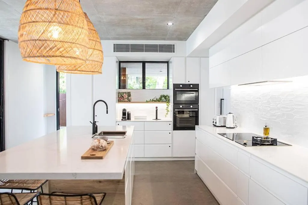 Azure Port Douglas - Luxurious & Modern Villa